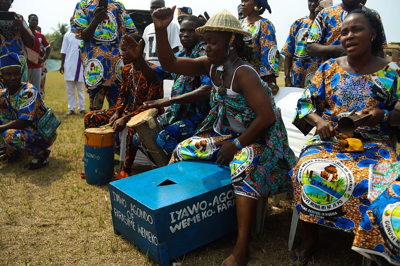 Ambiance d'un live musical à Kinshasa